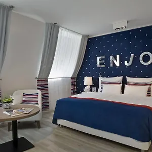 4* Szálloda Estilo Fashion